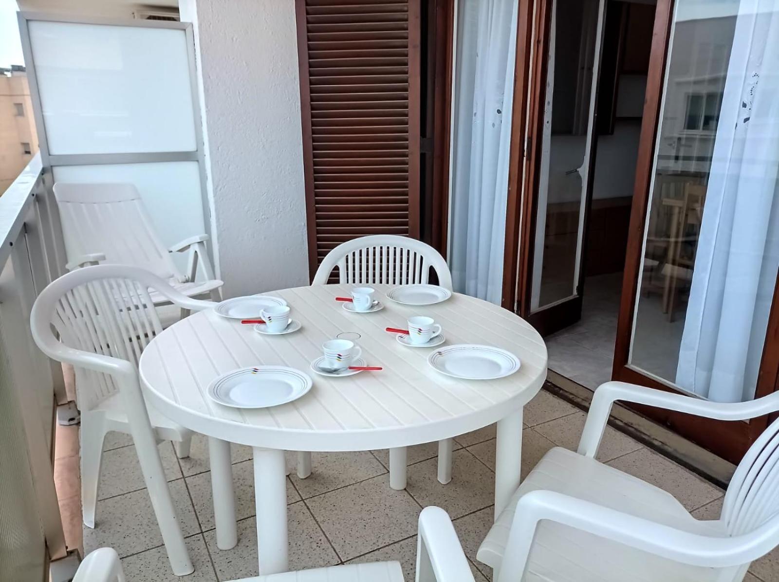 Miami Apartamento Mestres Miami Playa Exteriör bild